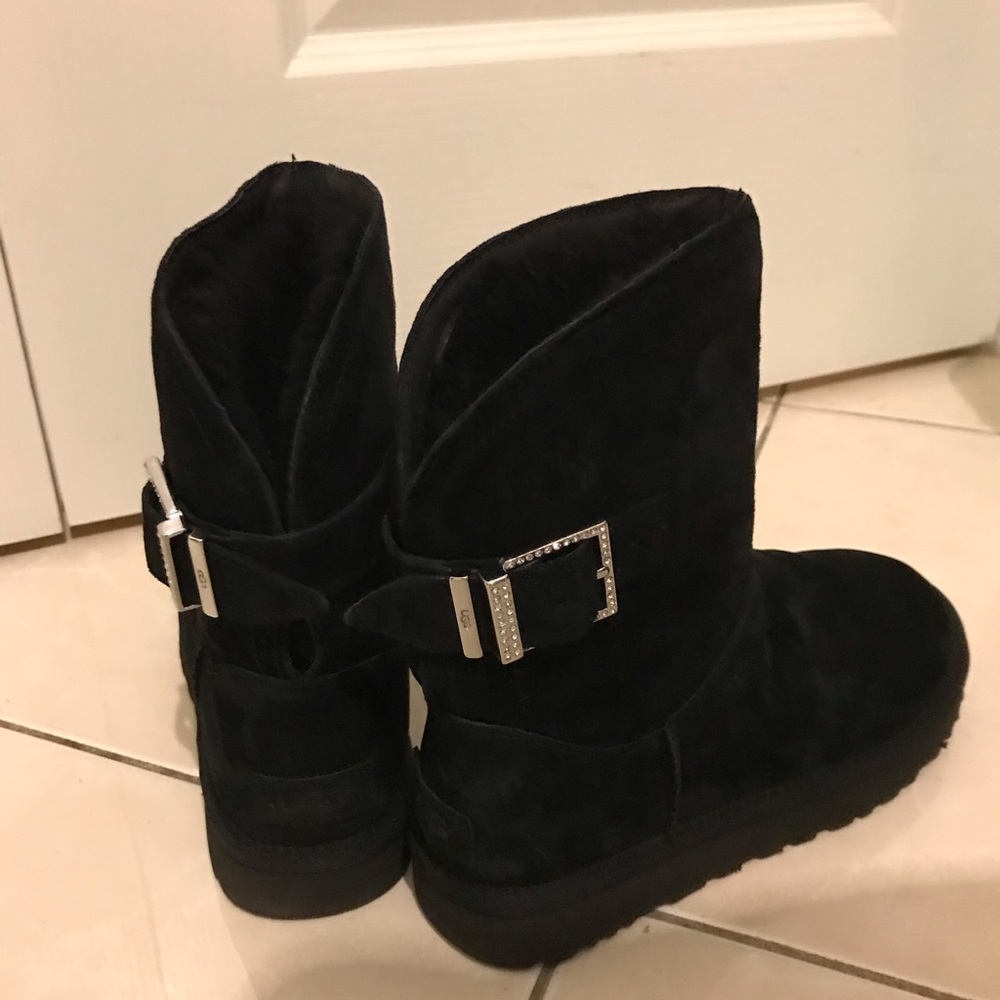 UGG AUSTRALIA REMORA BUCKLE BOOTS